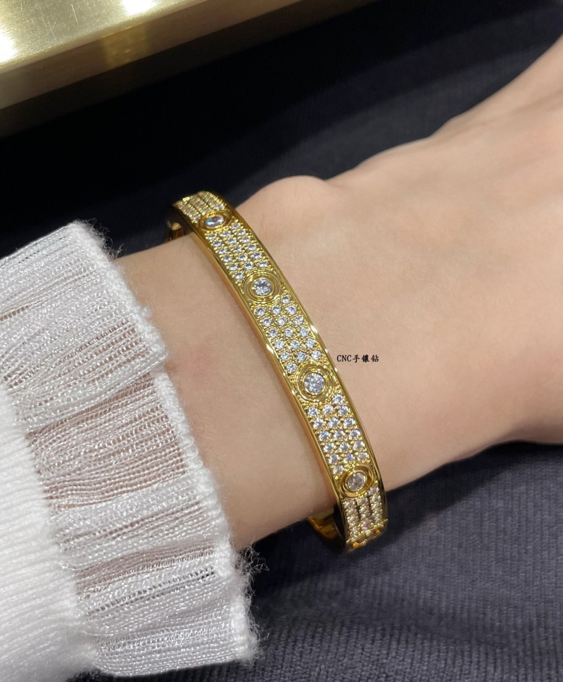 Ca*t1er bracelets